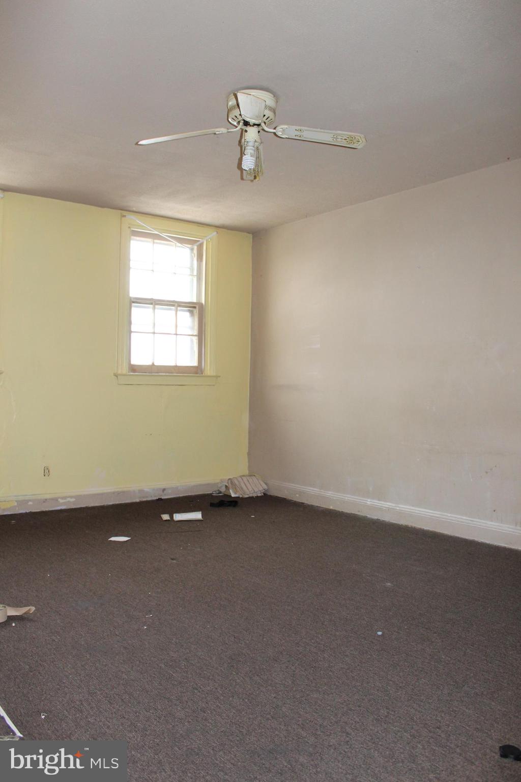 534 Wiltshire Road Upper Darby, PA 19082 - Photo 5 of 16