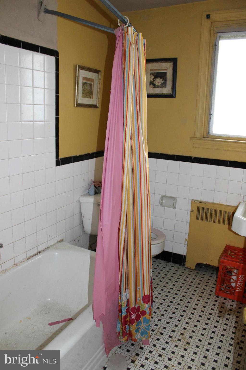 534 Wiltshire Road Upper Darby, PA 19082 - Photo 7 of 16