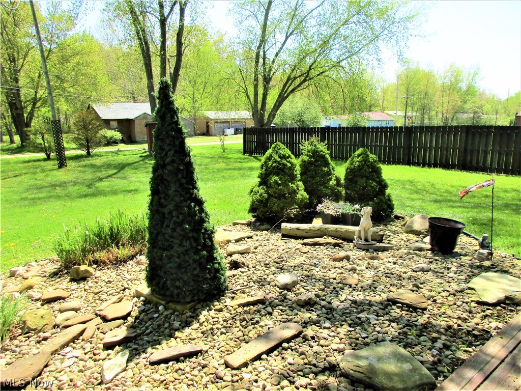 742 McConnell Road Leavittsburg, OH 44430 - Photo 11 of 35