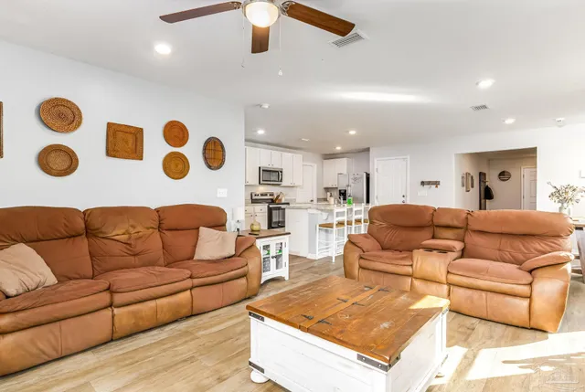 $2,400 | 1904 Mary Jo Way, Pensacola, FL 32534