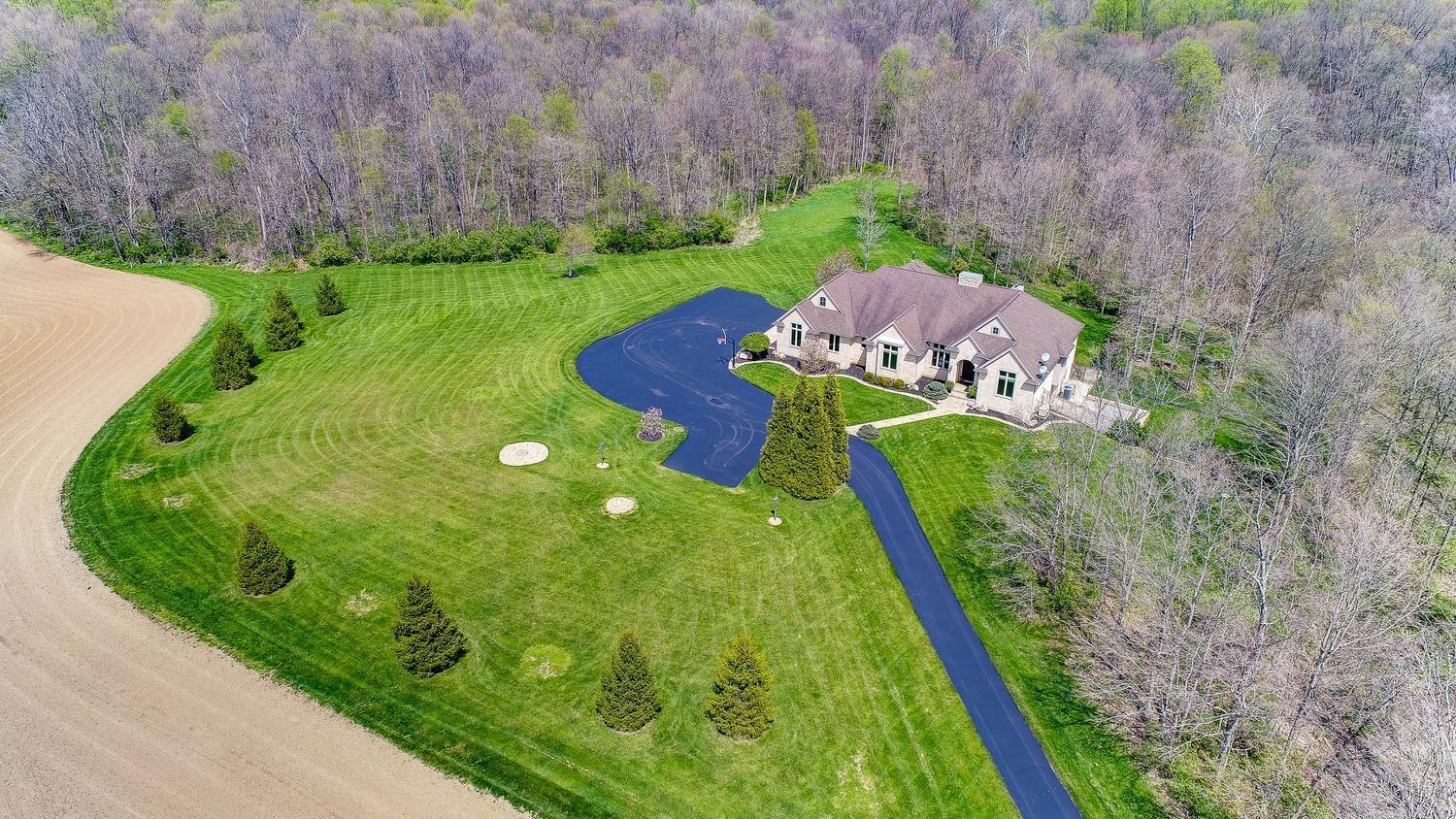 600 Maple Point Wilmington, OH 45177 - Photo 2 of 50