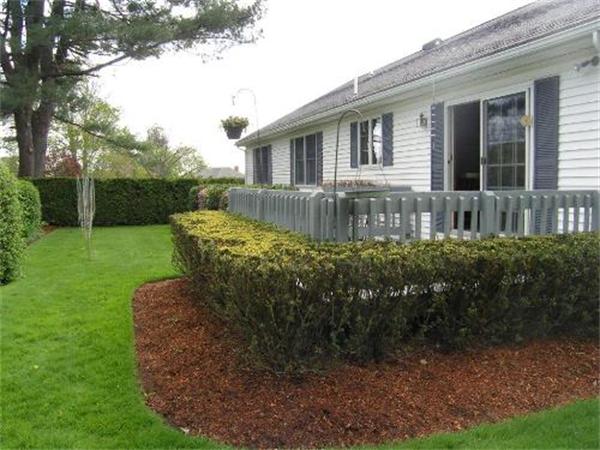 12 Ridgemere Way Amesbury, MA 01913 - Photo 4 of 22 Gallery Image 4