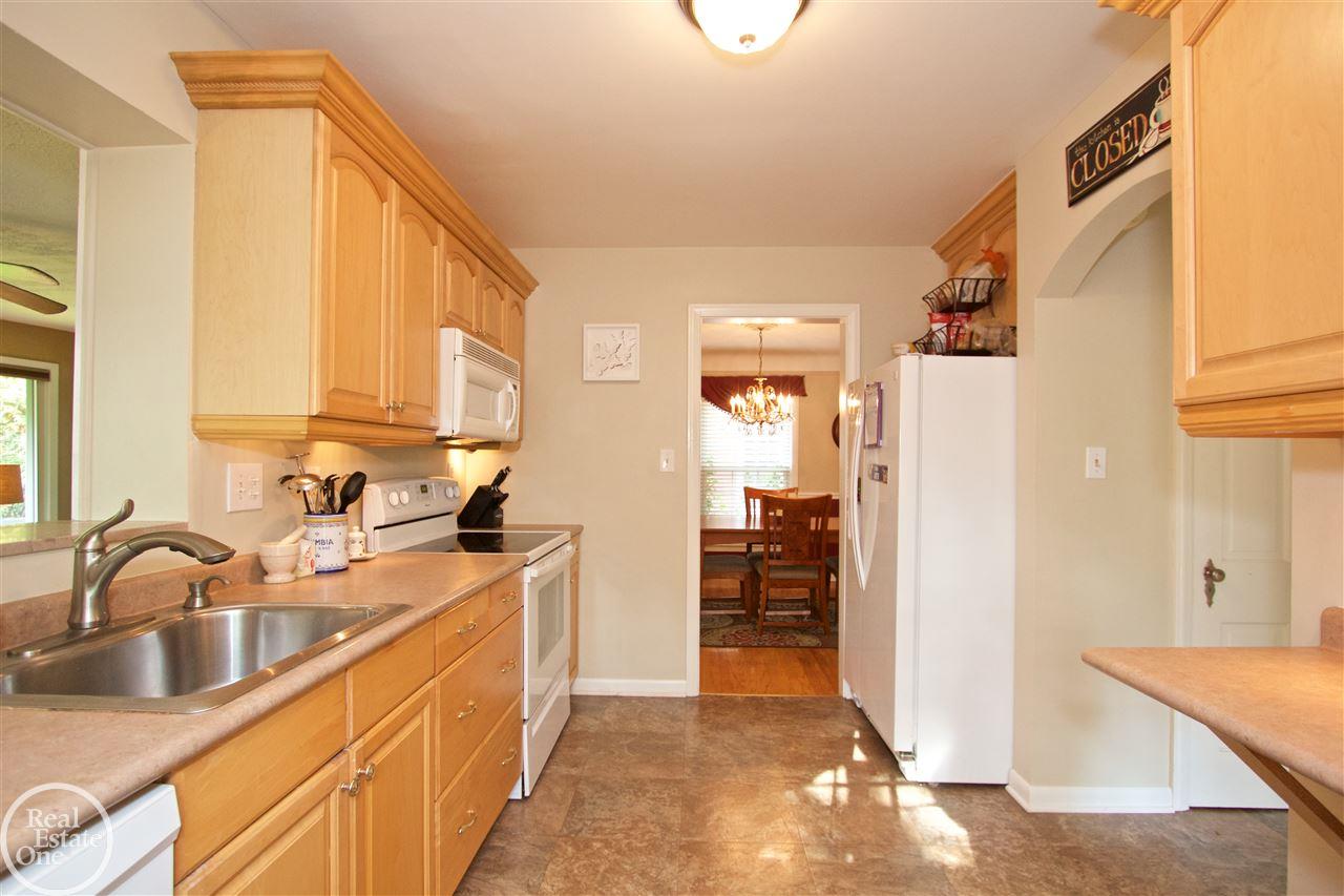 451 Touraine Road Grosse Pointe, MI 48236 - Photo 21 of 40 31329741-20.JPG
