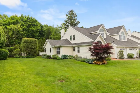 $849,000 | 31 Joyces Way, Bay Shore, NY 11706