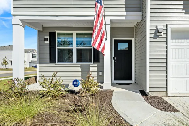 $2,300 | 328 Blue Haw Drive, Moncks Corner, SC 29461