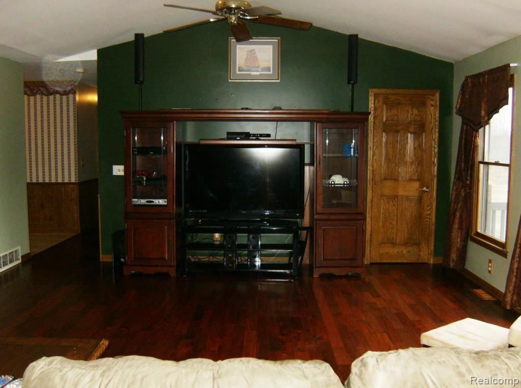 5555 State Road Fort Gratiot, MI 48059 - Photo 3 of 26 HPIM3286.jpg