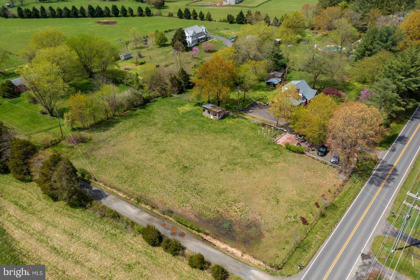 4905 Dumfries Road Catlett, VA 20119 - Photo 3 of 46 Gallery Image 3