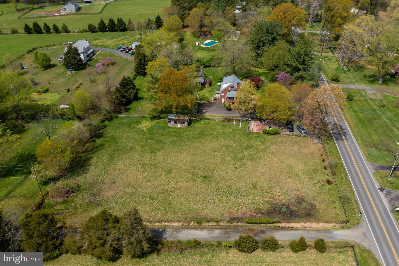 4905 Dumfries Road Catlett, VA 20119 - Photo 4 of 46 Gallery Image 4