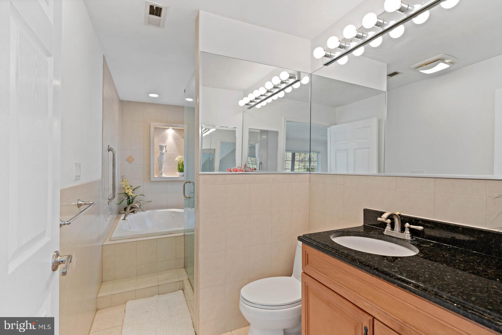 4905 Dumfries Road Catlett, VA 20119 - Photo 32 of 46 Owners attached bath view 2