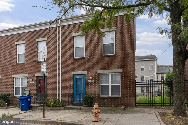 $259,999 | 725 Cherry Blossom Way, Baltimore, MD 21201