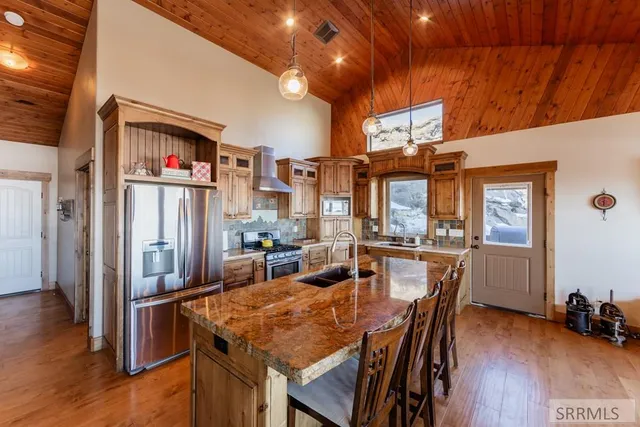 $864,000 | 3979 Hangman's Loop, Menan, ID 83434