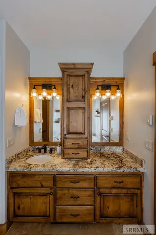 $864,000 | 3979 Hangman's Loop, Menan, ID 83434