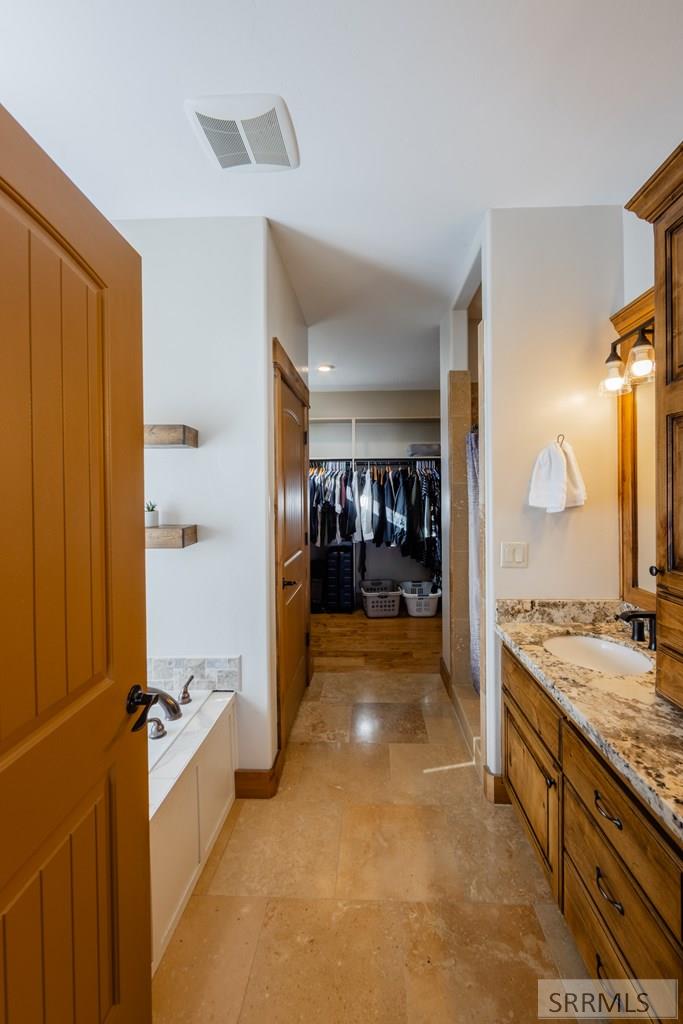 3979 Hangman's Loop Menan, ID 83434 - Photo 23 of 49 Master Bathroom
