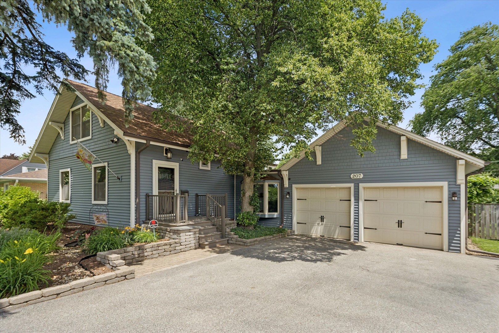 207 North Main Street Mount Prospect, IL 60056 - Photo 1 of 33