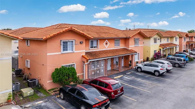 $2,350 | 10101 West Okeechobee Road, Unit 13202, Hialeah Gardens, FL 33016