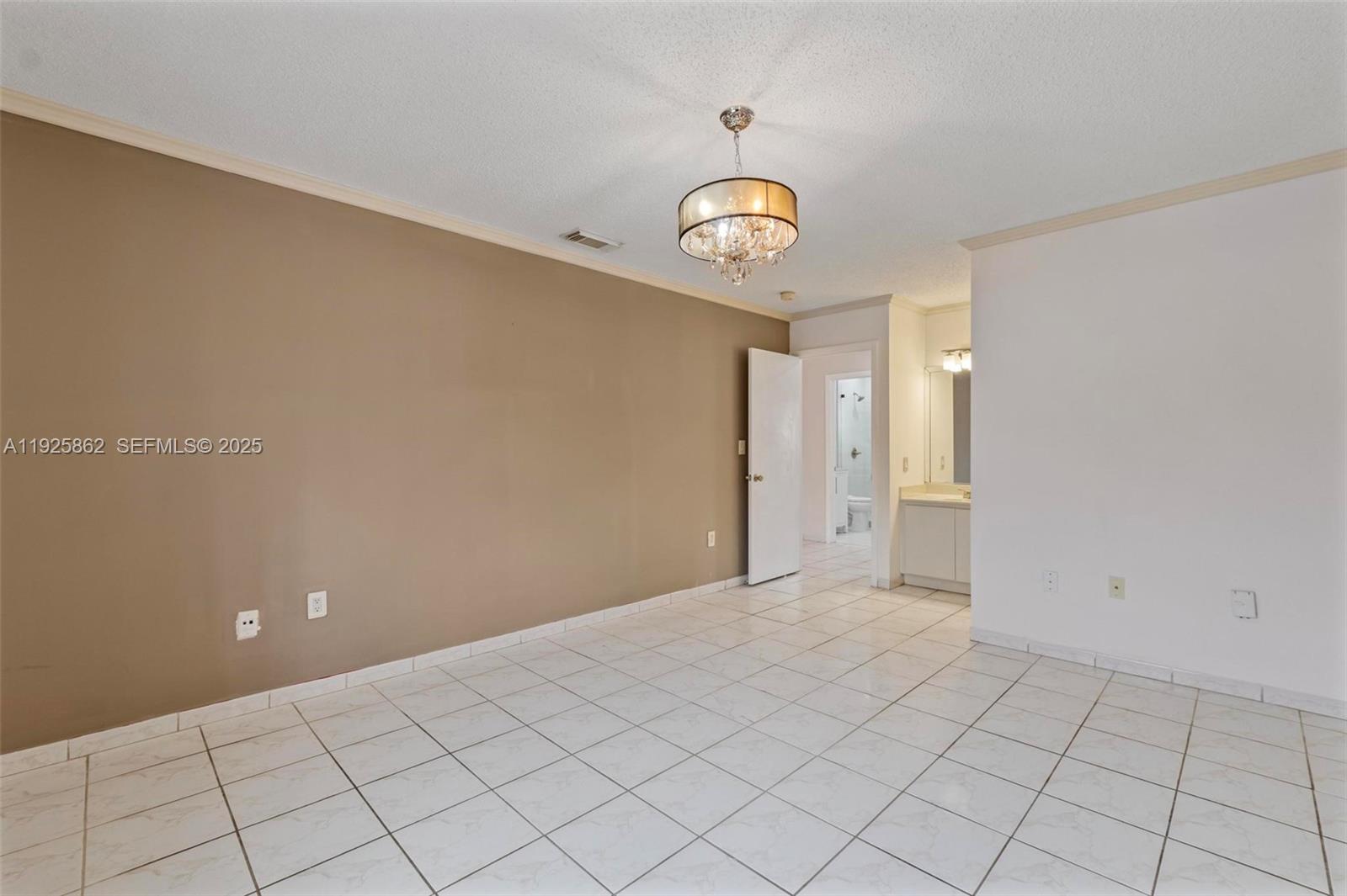 10101 West Okeechobee Road, Unit 13202 Hialeah Gardens, FL 33016 - Photo 26 of 30 a view of an empty room