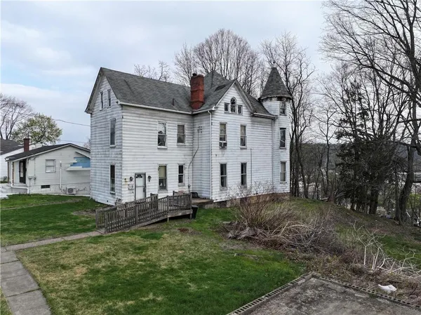 $69,900 | 1229 McCabe Avenue, Coraopolis, PA 15108