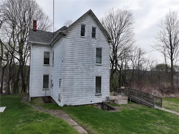 $69,900 | 1229 McCabe Avenue, Coraopolis, PA 15108