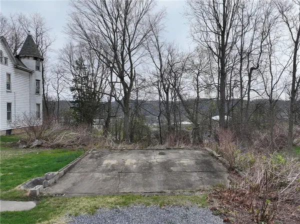 $69,900 | 1229 McCabe Avenue, Coraopolis, PA 15108