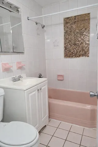 $3,200 | Undisclosed Address | Queensboro Hill