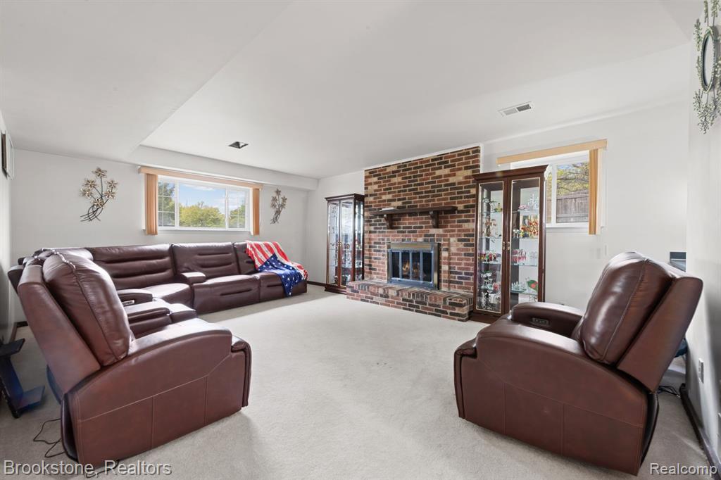 38982 Sutton Drive Sterling Heights, MI 48310 - Photo 7 of 27