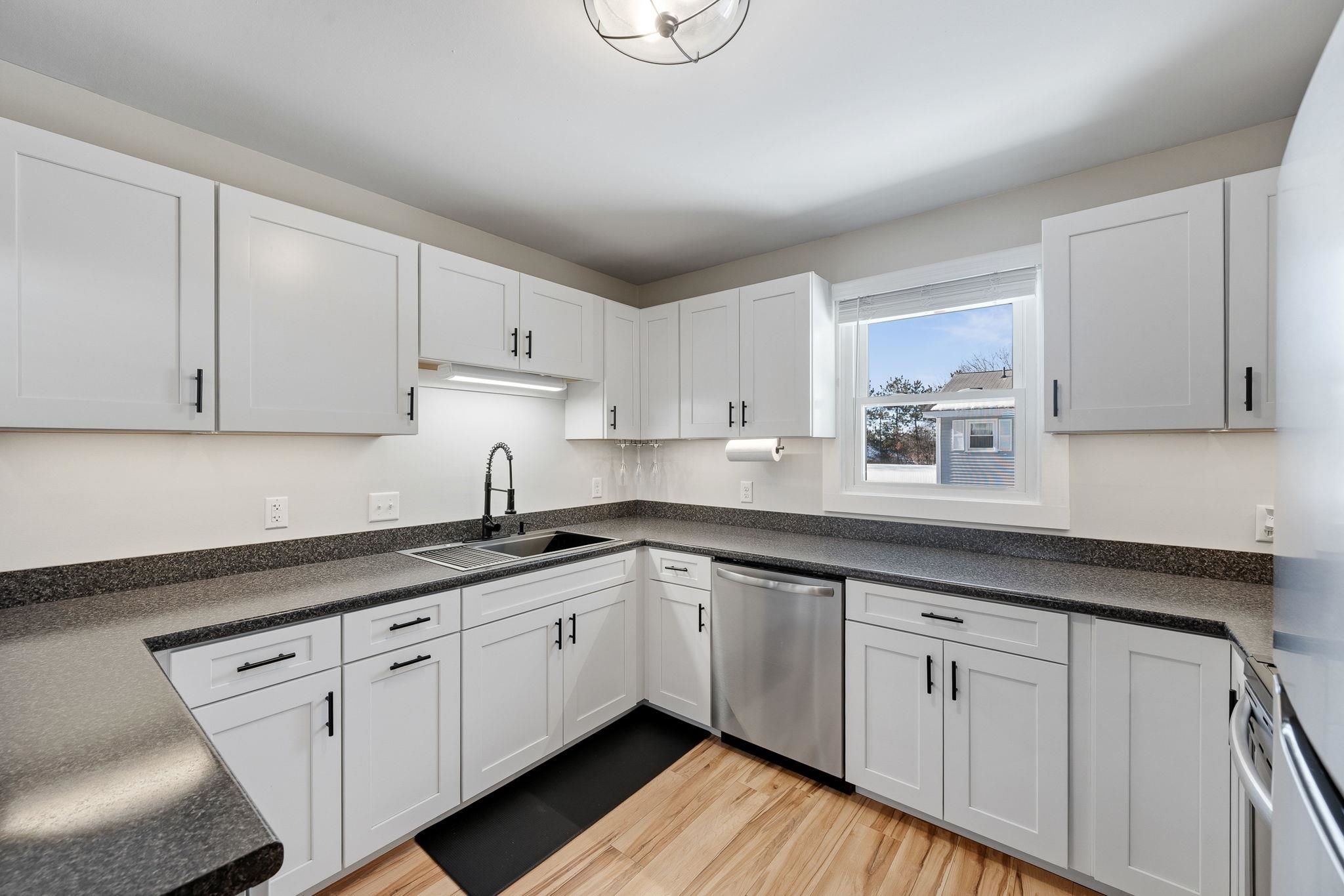 7 E Blair Road Essex Junction, VT 05452 - Photo 4 of 31