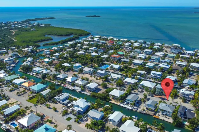 $1,600,000 | 947 Gulf Drive, Summerland Key, FL 33042