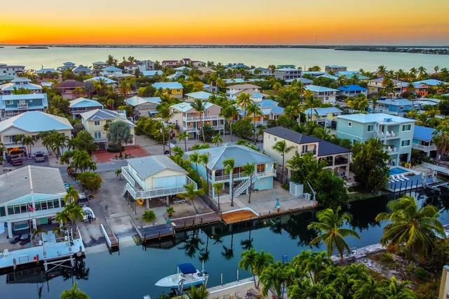 $1,600,000 | 947 Gulf Drive, Summerland Key, FL 33042