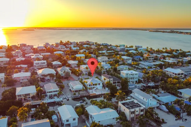 $1,600,000 | 947 Gulf Drive, Summerland Key, FL 33042