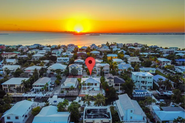 $1,600,000 | 947 Gulf Drive, Summerland Key, FL 33042