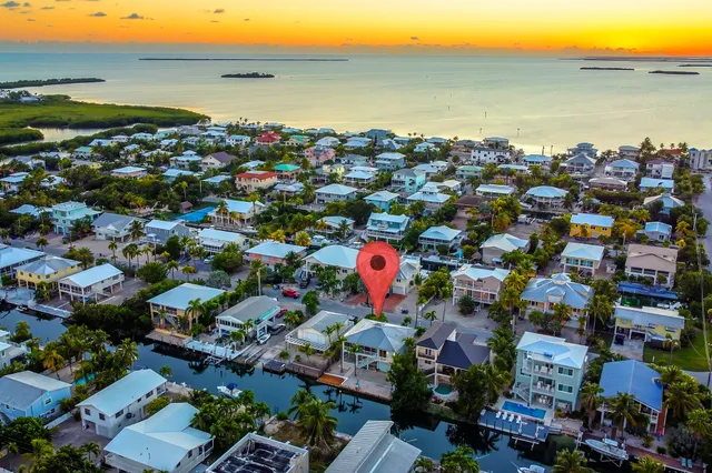 $1,600,000 | 947 Gulf Drive, Summerland Key, FL 33042