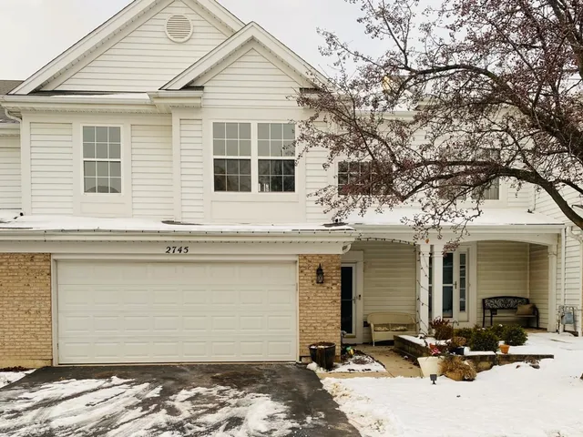 $2,750 | 2745 Borkshire Lane, Unit 2745, Aurora, IL 60502
