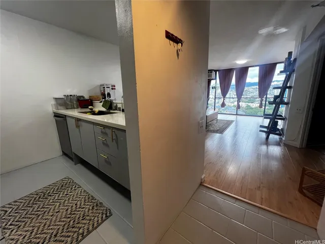 $3,500 | 60 North Beretania Street, Unit 2005, Honolulu, HI 96817