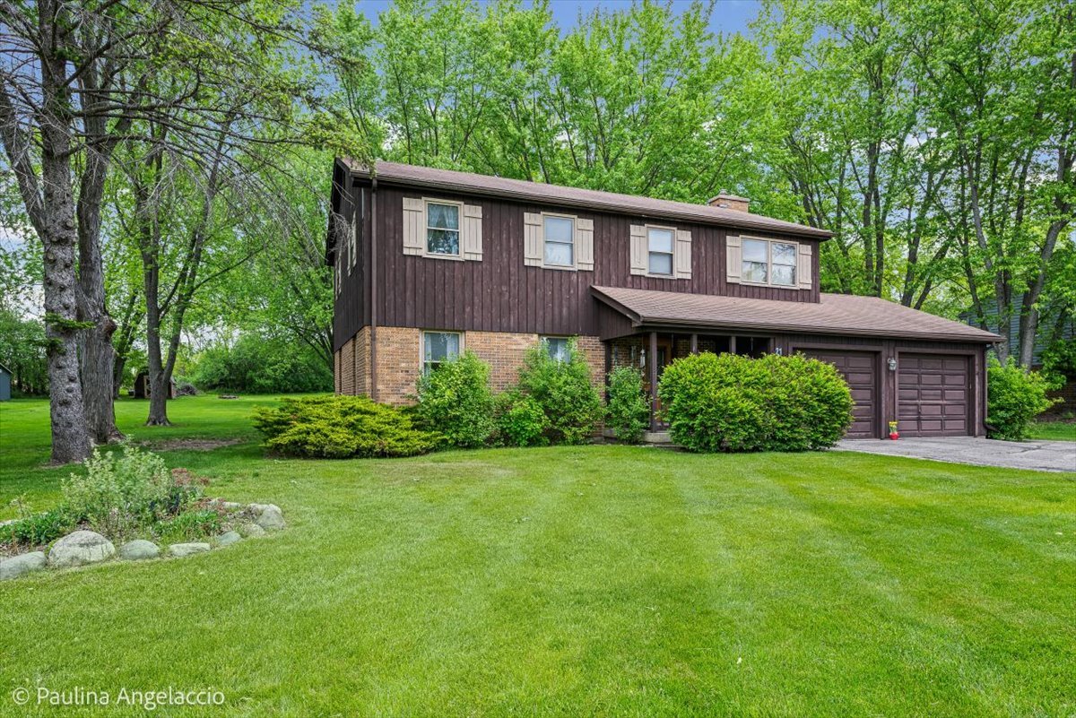 21 North Old Barrington Road Lake Barrington, IL 60010 - Photo 2 of 10