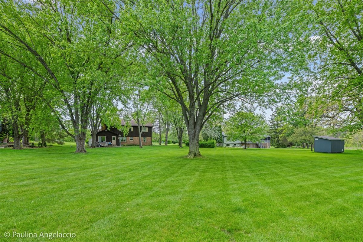21 North Old Barrington Road Lake Barrington, IL 60010 - Photo 5 of 10