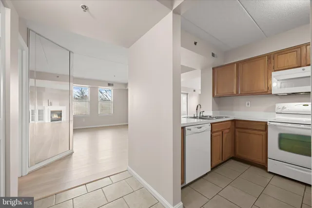 $275,000 | 7317 Eden Brook Drive, Unit H305, Columbia, MD 21046