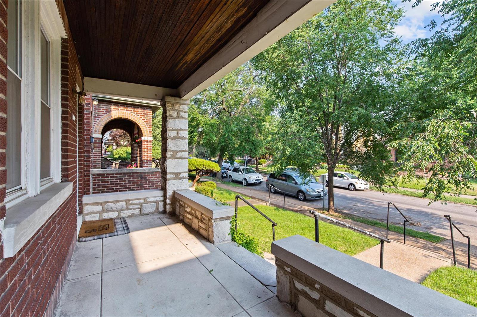5501 Rhodes Avenue St. Louis, MO 63109 - Photo 3 of 31 Gallery Image 3
