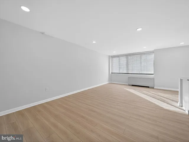 $325,000 | 4390 Lorcom Lane, Unit 410, Arlington, VA 22207