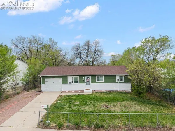 $320,000 | 3595 Darkwood Place, Colorado Springs, CO 80910