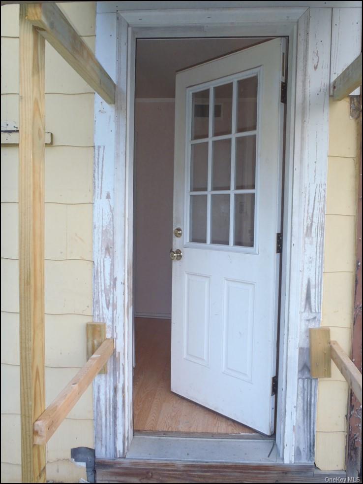 200 Manchester Road, Unit 3 Poughkeepsie, NY 12603 - Photo 5 of 6 Entrance