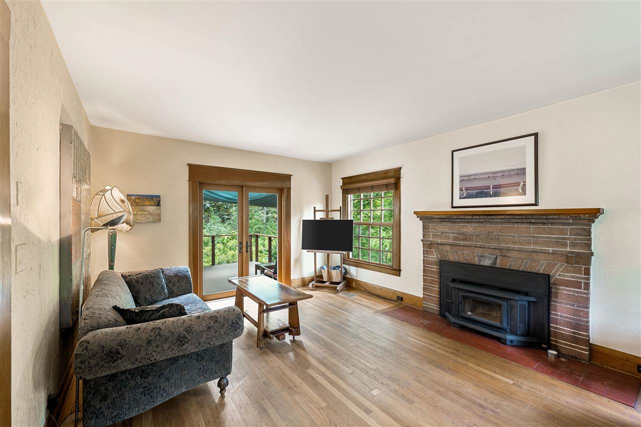 335 North Old Stage Road Mount Shasta, CA 96067 - Photo 5 of 27 Gallery Image 5