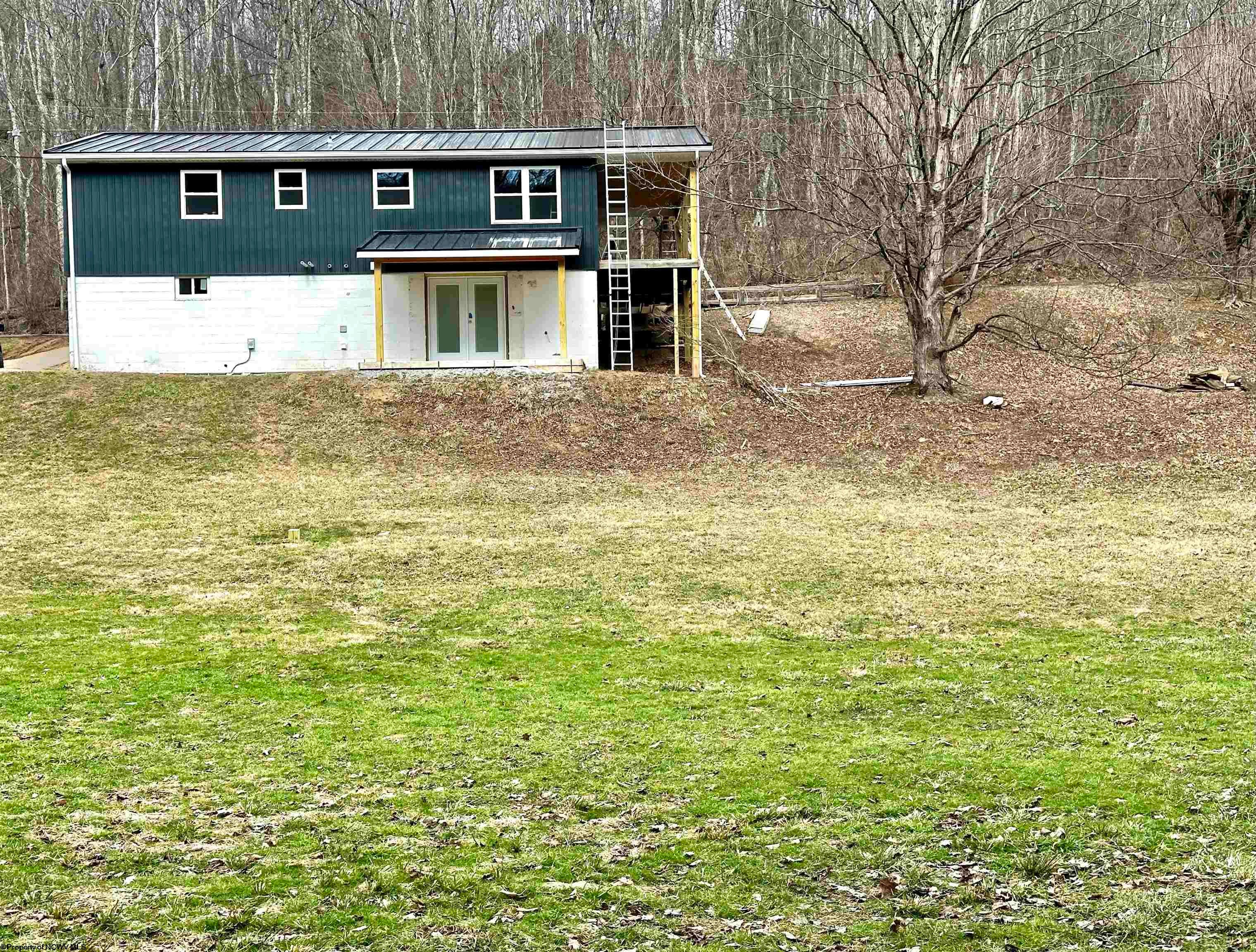 117 County Line Road Bridgeport, WV 26330 - Photo 4 of 18 Gallery Image 4