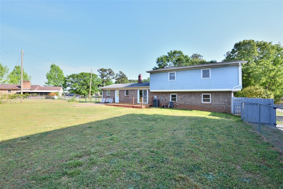 102 Meadow Drive Seneca, SC 29678 - Photo 22 of 25