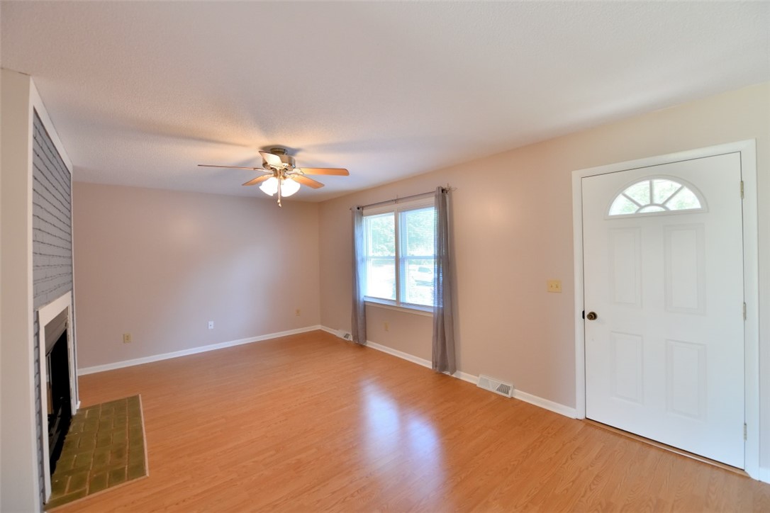 102 Meadow Drive Seneca, SC 29678 - Photo 4 of 25