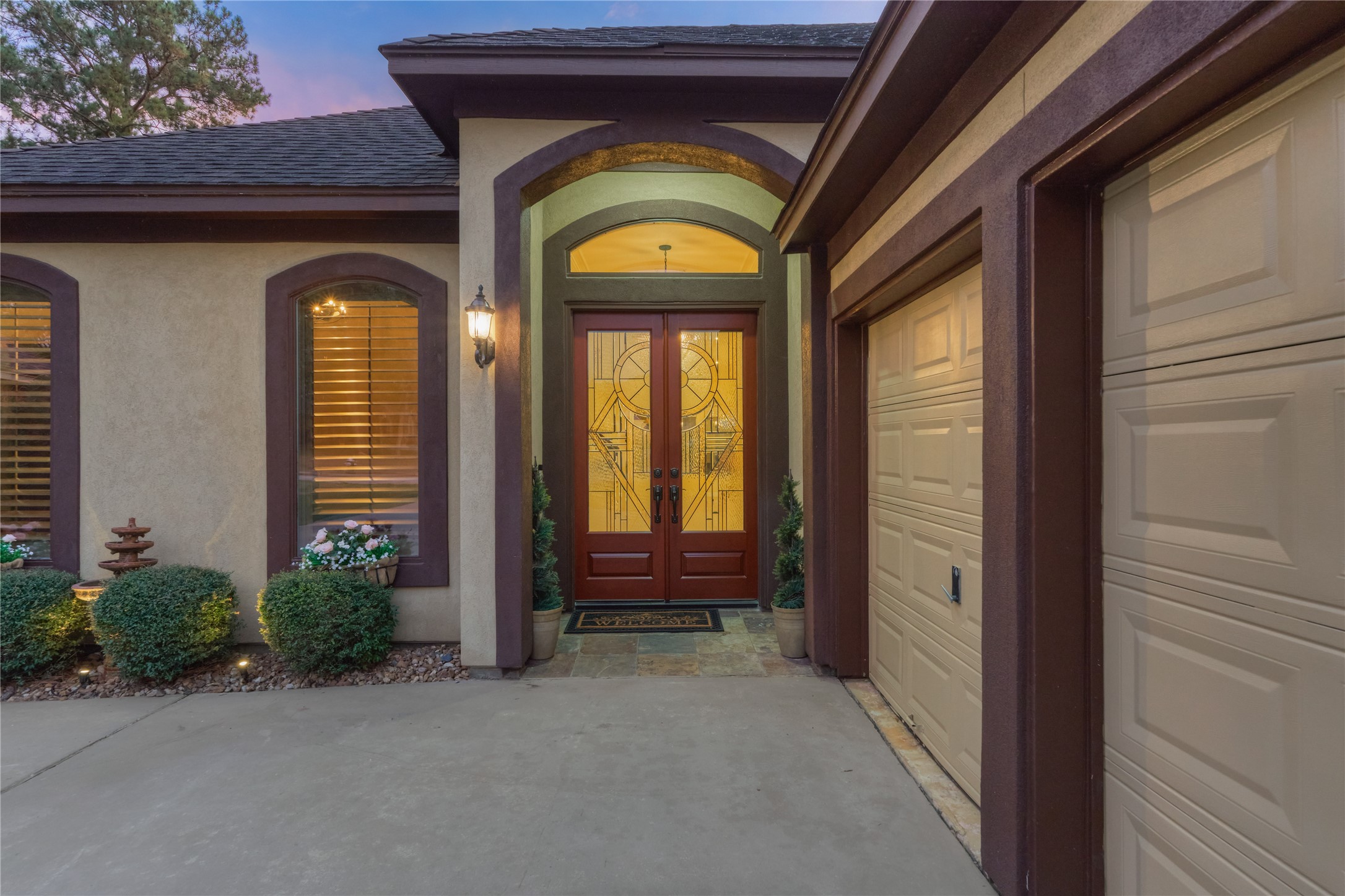 203 Monterrey Road East Montgomery, TX 77356 - Photo 6 of 50 Modern double-door entry with leaded glass detail to welcome your guests.