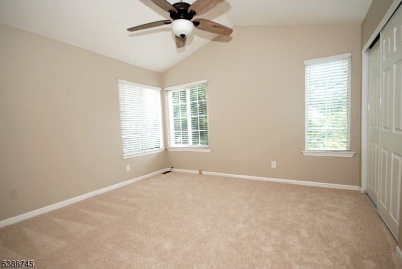 25 Stevens Court Bedminster, NJ 07921 - Photo 18 of 30