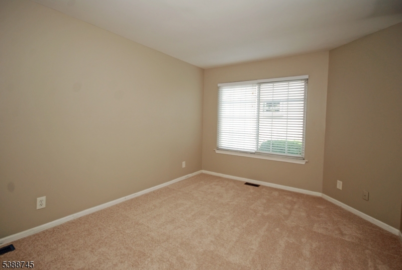 25 Stevens Court Bedminster, NJ 07921 - Photo 19 of 30