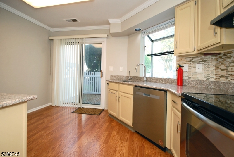 25 Stevens Court Bedminster, NJ 07921 - Photo 9 of 30