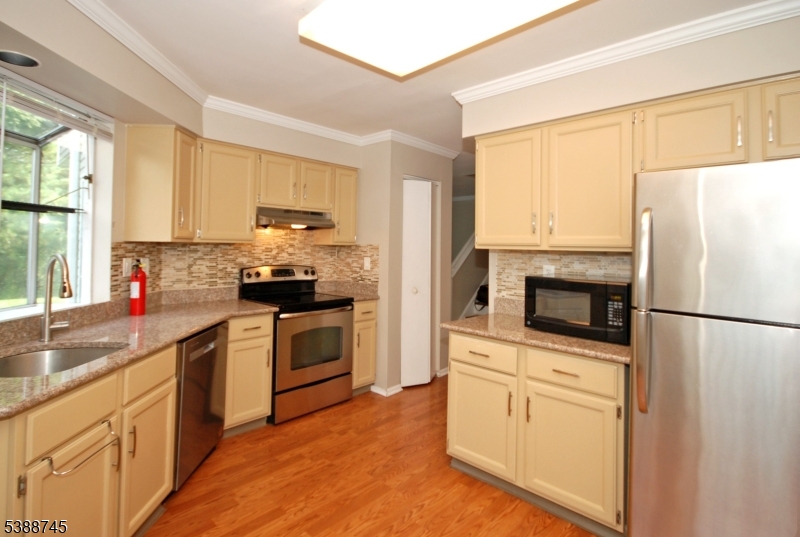 25 Stevens Court Bedminster, NJ 07921 - Photo 10 of 30