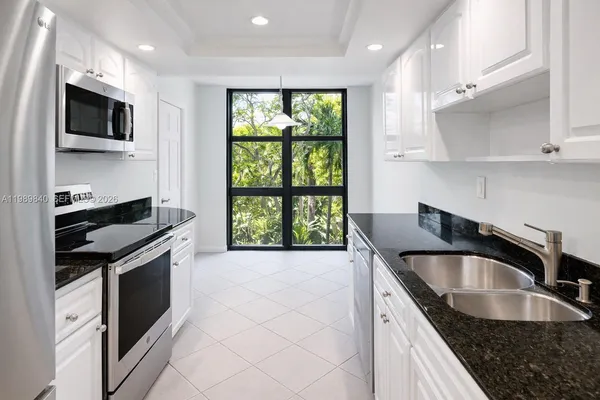$1,325,000 | 1121 Crandon Boulevard, Unit F206, Key Biscayne, FL 33149